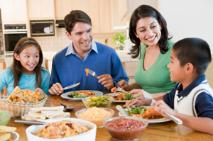 Hispanic-family-eating_web3